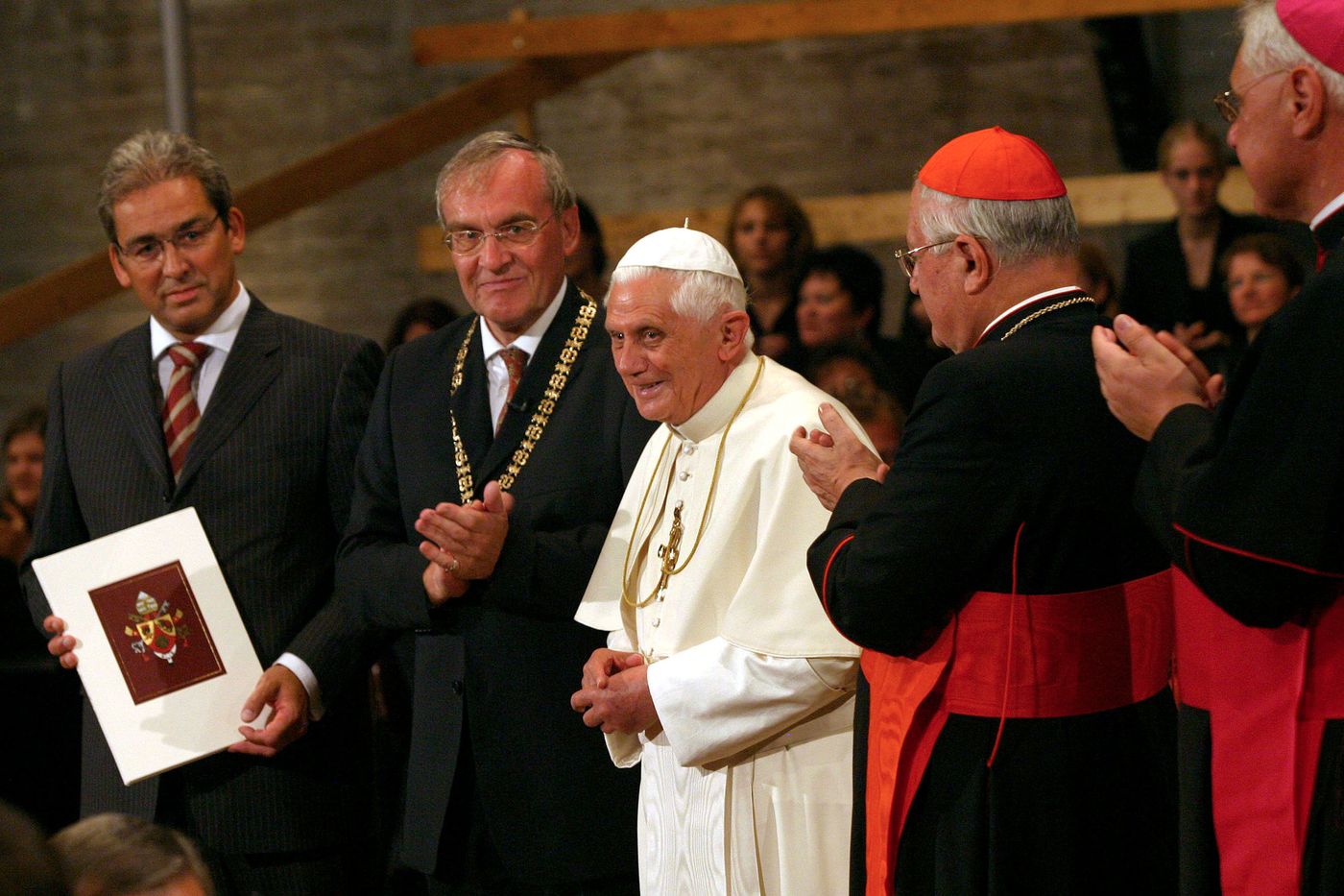 Le pape Benoît XVI dénonce la violence de l’islam et ses origines radicales
