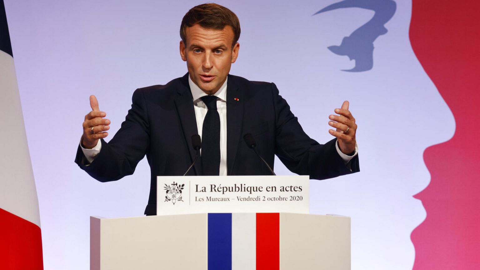 Macron veut imposer son contrôle total sur les imams français
