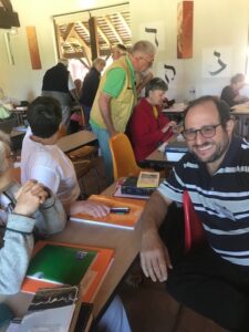 Rencontre spirituelle entre le curé genevois et le pasteur évangélique : un dialogue chrétien-juif