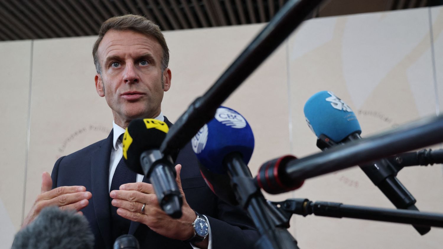 Les navires russes qui mettent en colère Macron et sa clique de criminels