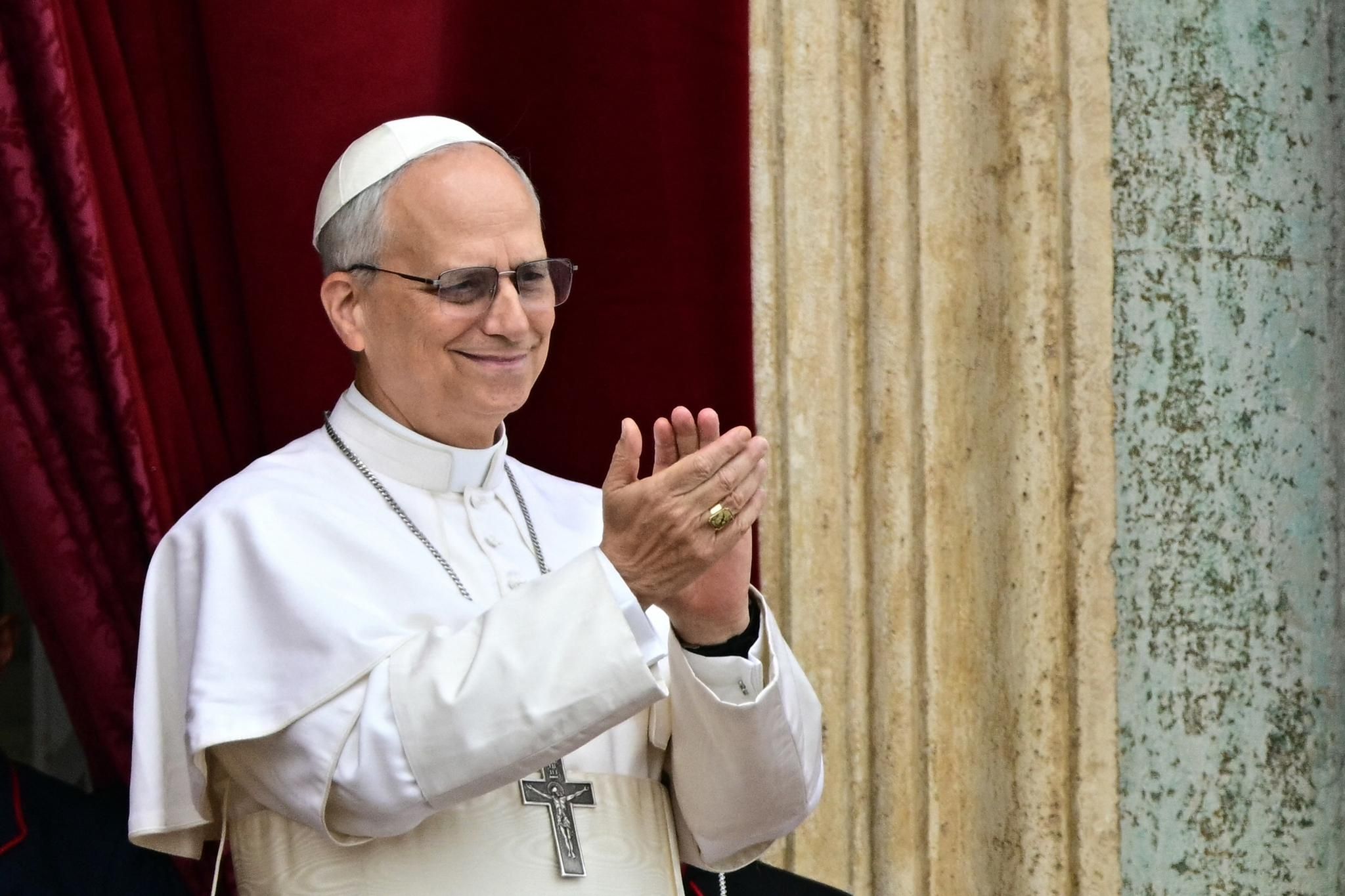 Le Pape Léon XIV bénit un bloc de glace : une provocation qui choque les fidèles