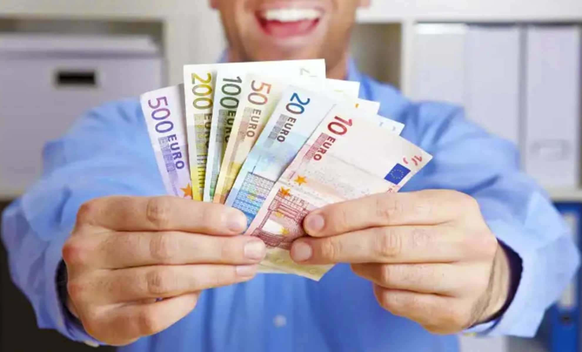 Le plan d’invasion algérien : 750 euros pour les touristes en France